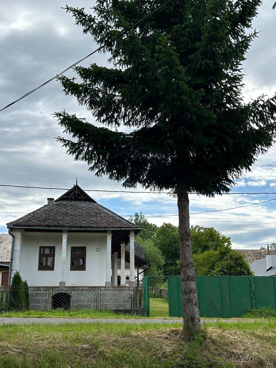 Charizmatická Chalupa v Zovretí Javoria