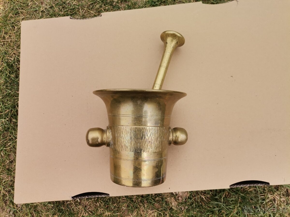 Starožitný mažiar