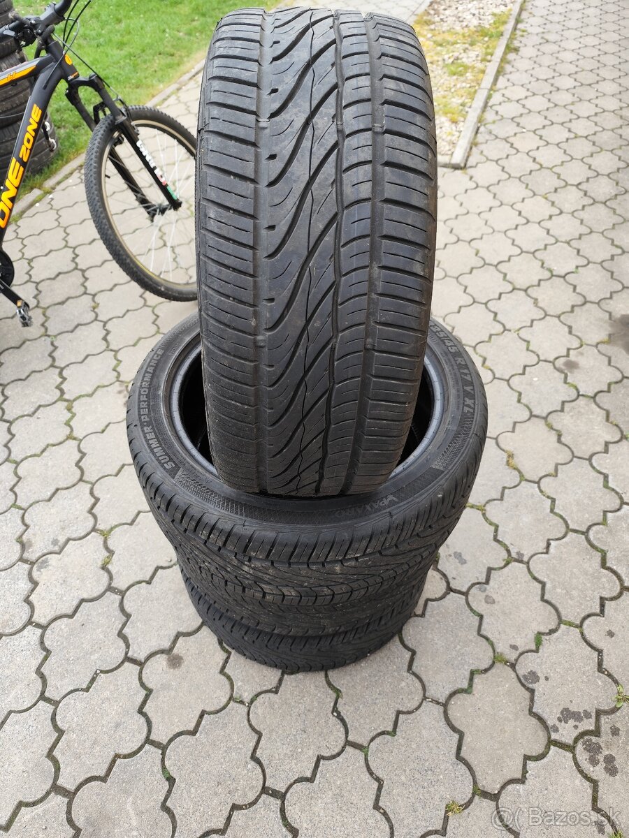 225/45 r17
