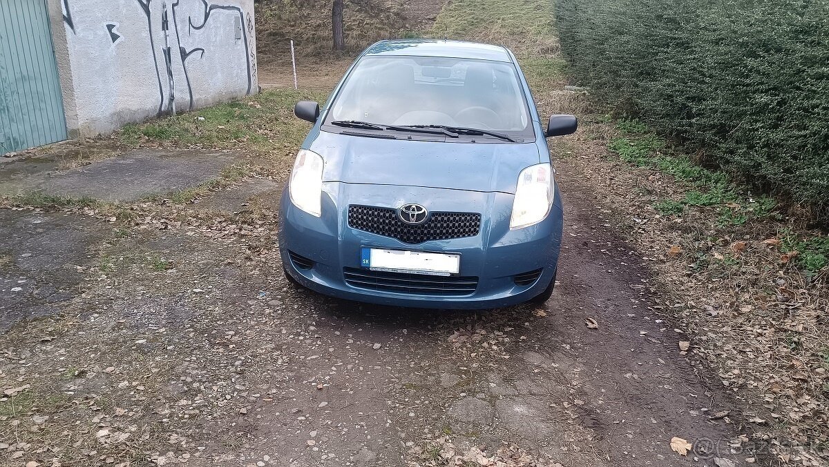 Toyota yaris 1,3 benzín 2008 68700 km