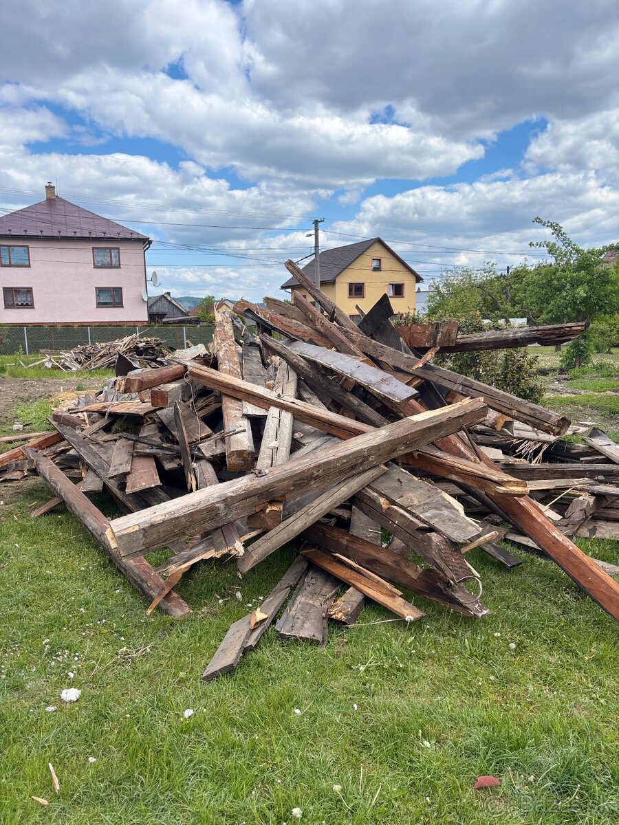 Darujem drevo za odvoz