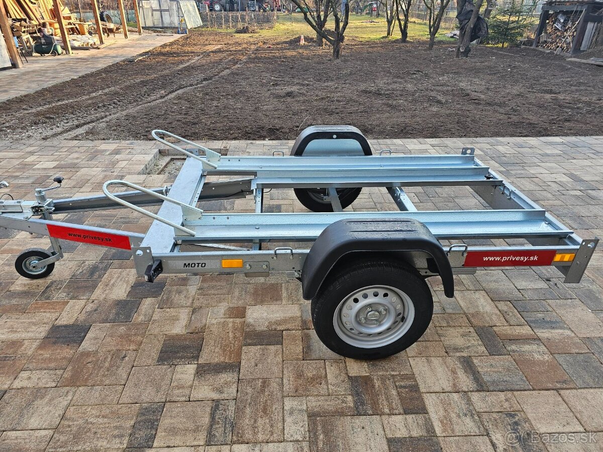 prívesný vozík na moto