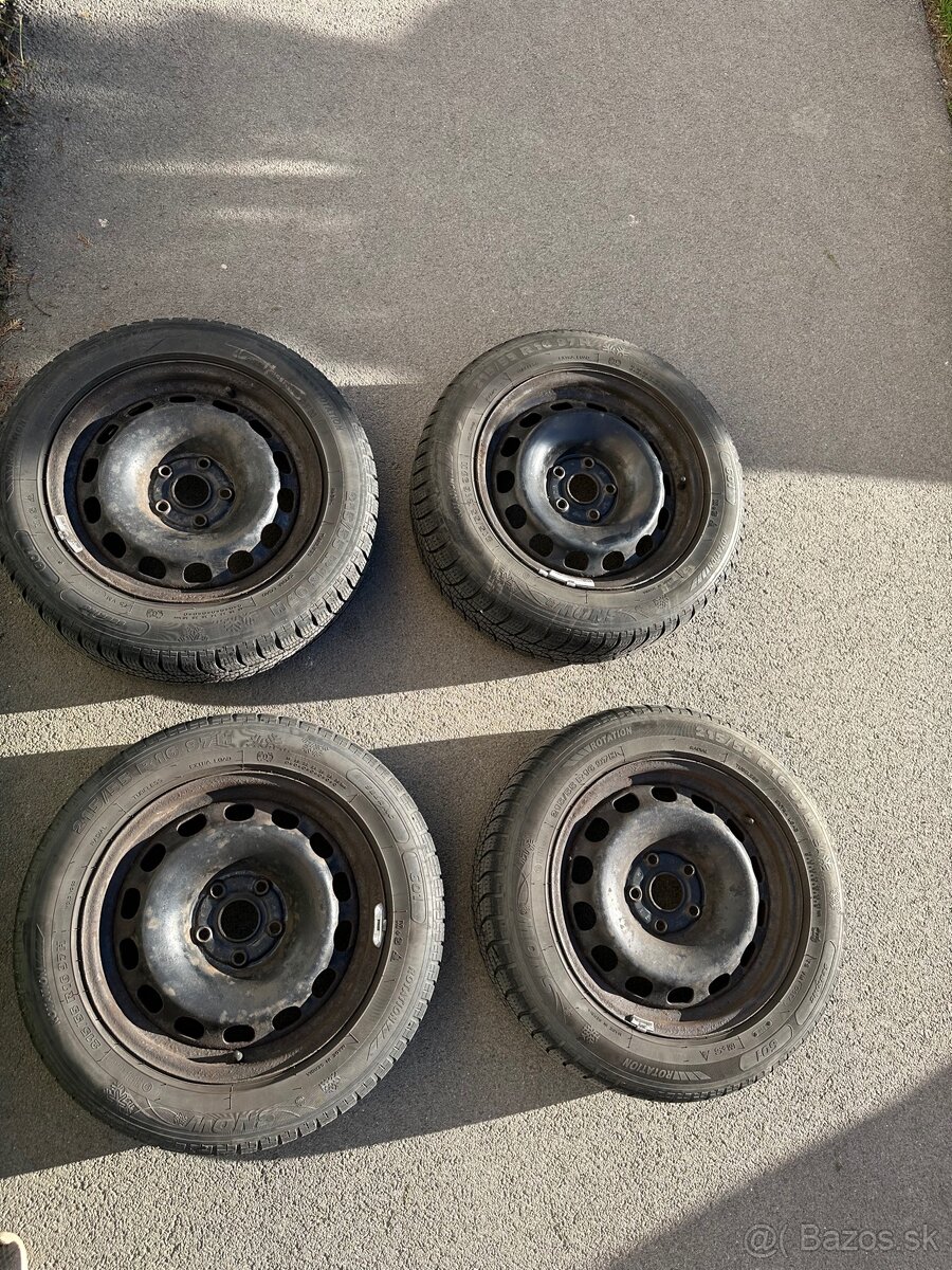 Sada zimných pneumatík na diskoch 215/55 R16 5x112