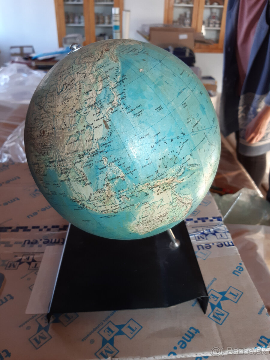 Retro globus, 1971r.