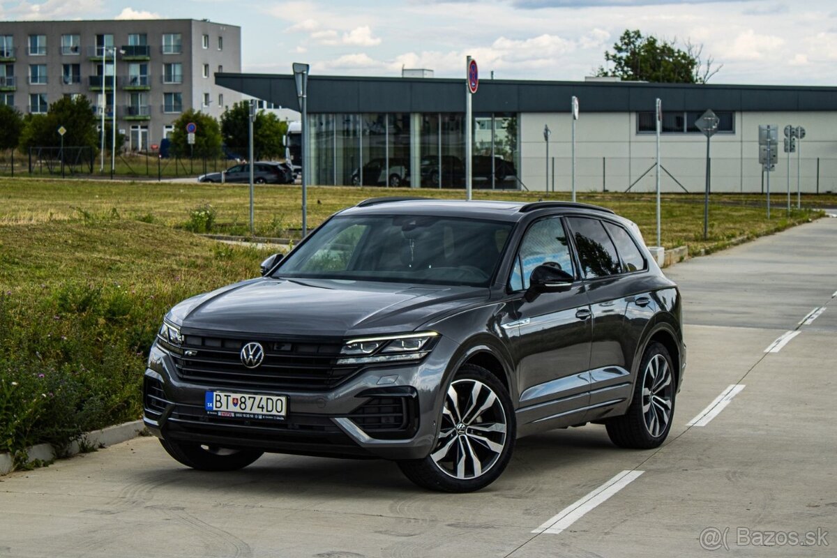 Volkswagen Touareg 3.0 R-Line / Night Vis, Pano, SK auto