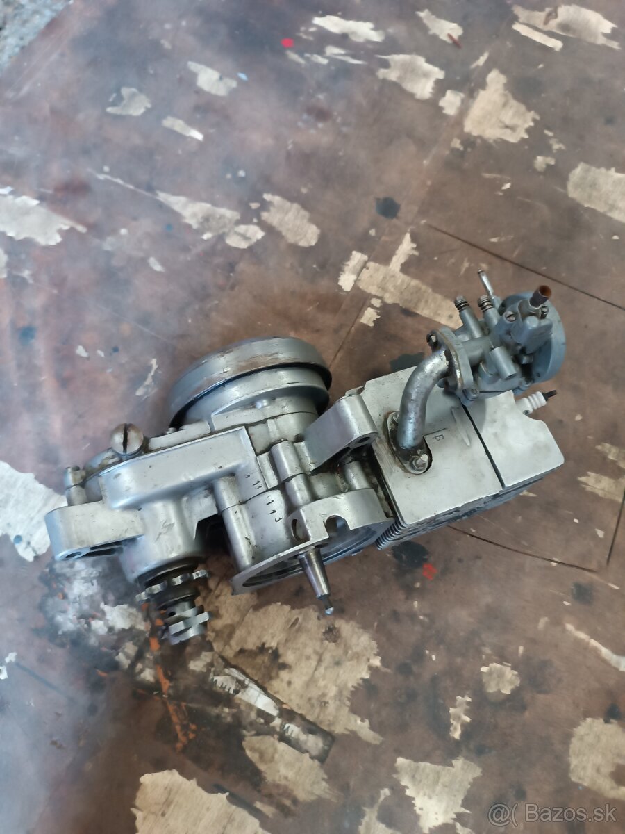 Predám motor na Babetu 207 228