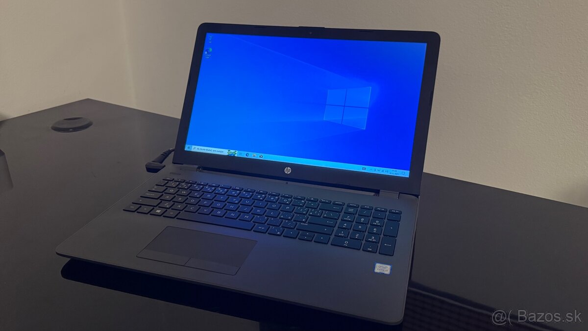 Predám notebook HP TPN-C129 – SSD, Intel i3