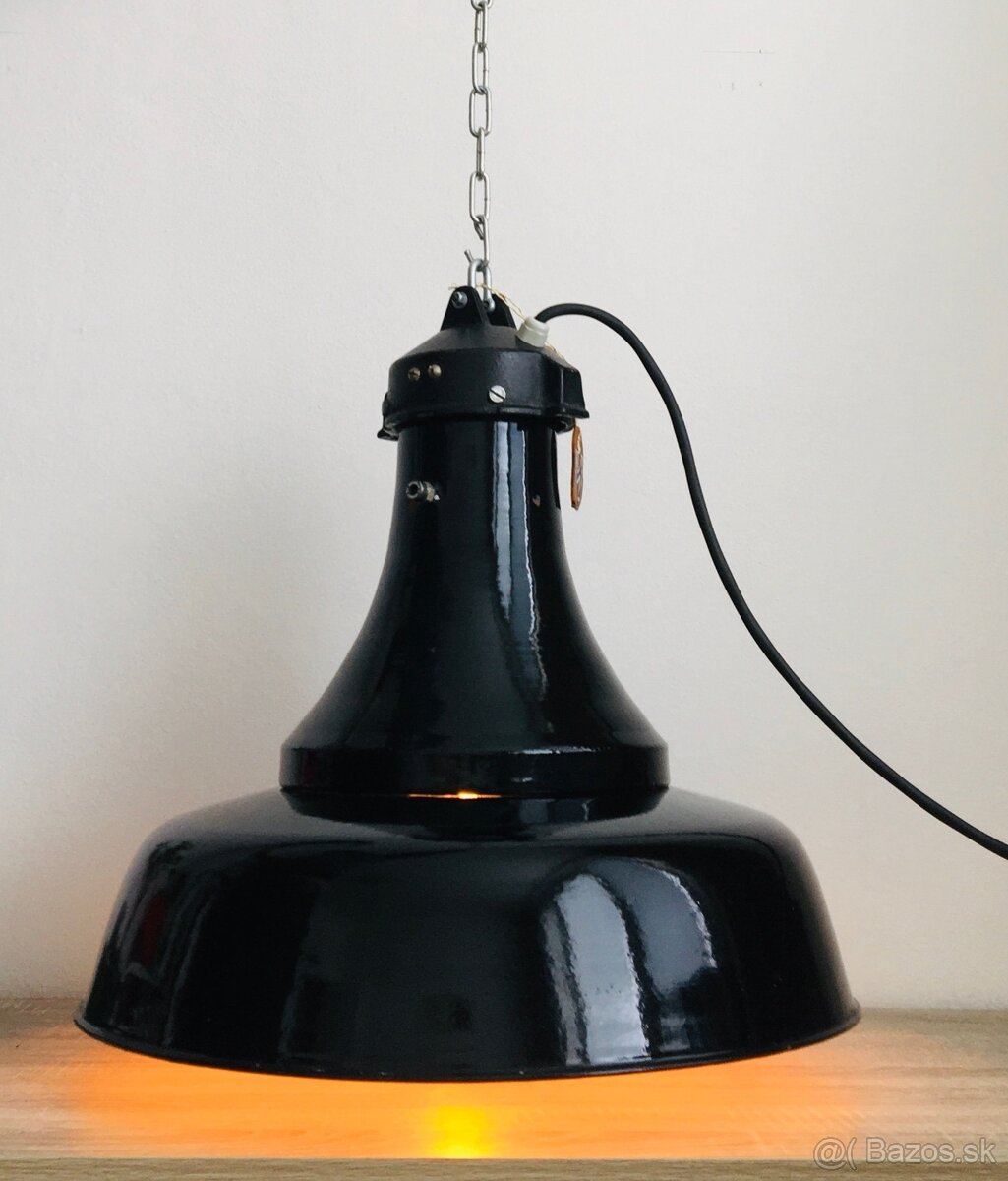 industrialna stará lampa,,rezervovaná,,