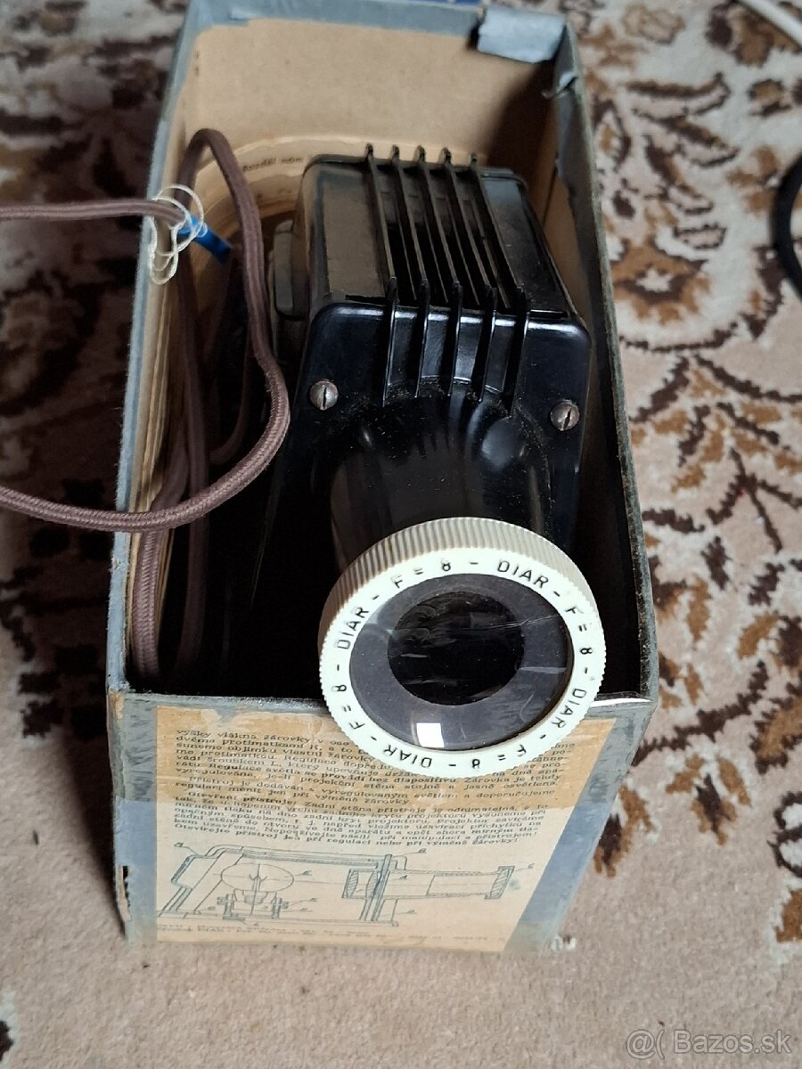 Projektor diaprojektor