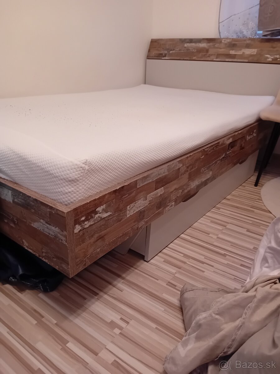 Manželská posteľ