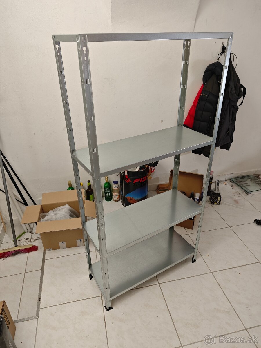 OBI kovový regál bez použitia skrutiek