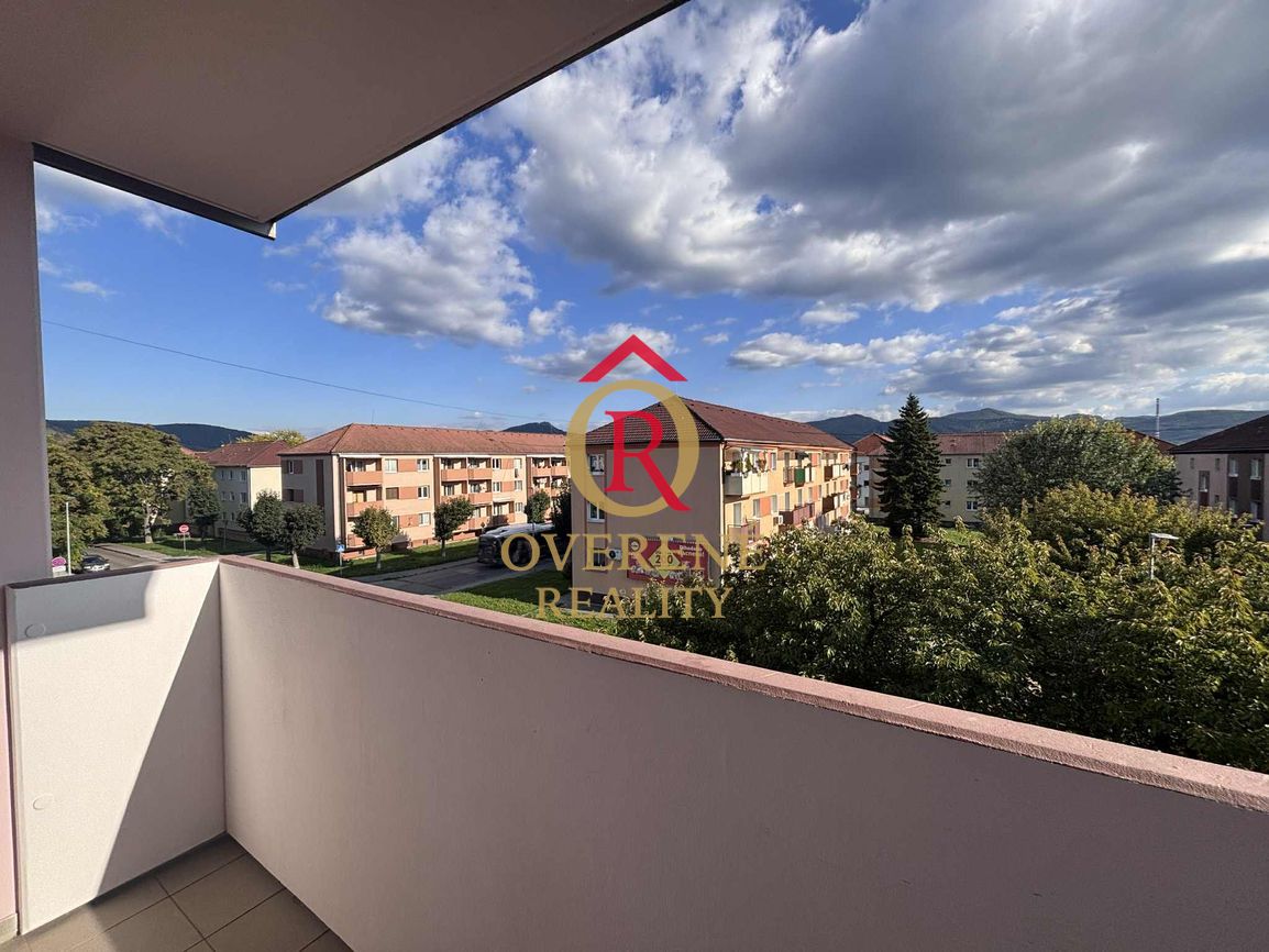 Exkluzívne na predaj priestranný 3-izbový byt s lodžiou/Žiar