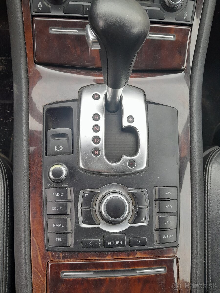 Mmi panel z audi A8
