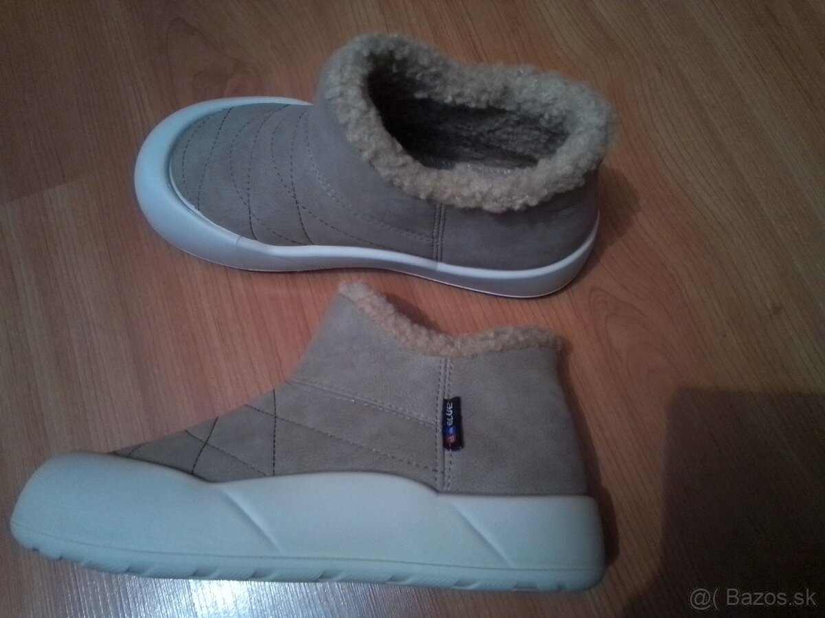 Predám úplne nové zimné čižmičky..