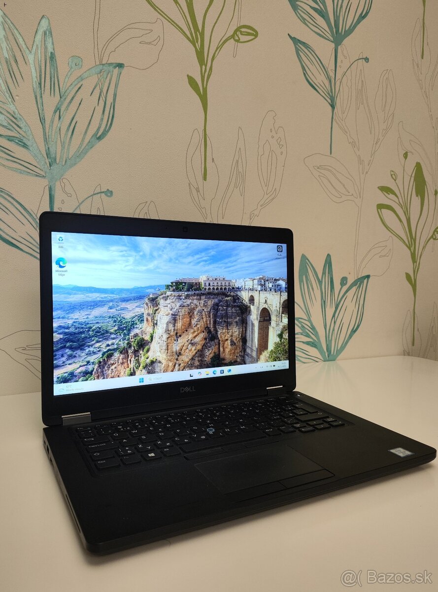 Dell Latitude 5490 – i5-8350U | 8 GB RAM | 256 GB SSD | 14"