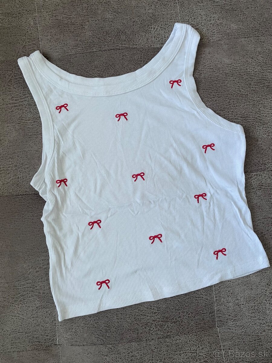 Crop top - biely s mašličkami