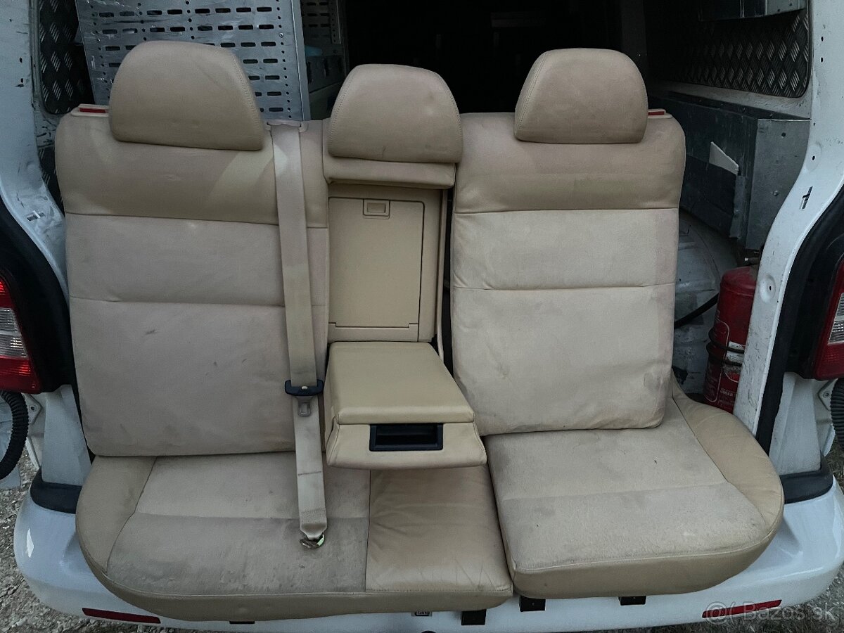 Predám zadné sedačky Passat b5 -b5.5 kombi