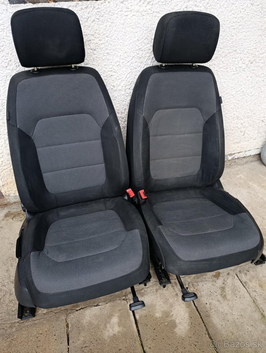 Sedačky Pasat - predné