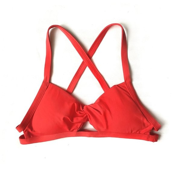 Bikiny top s prekrížením na chrbte