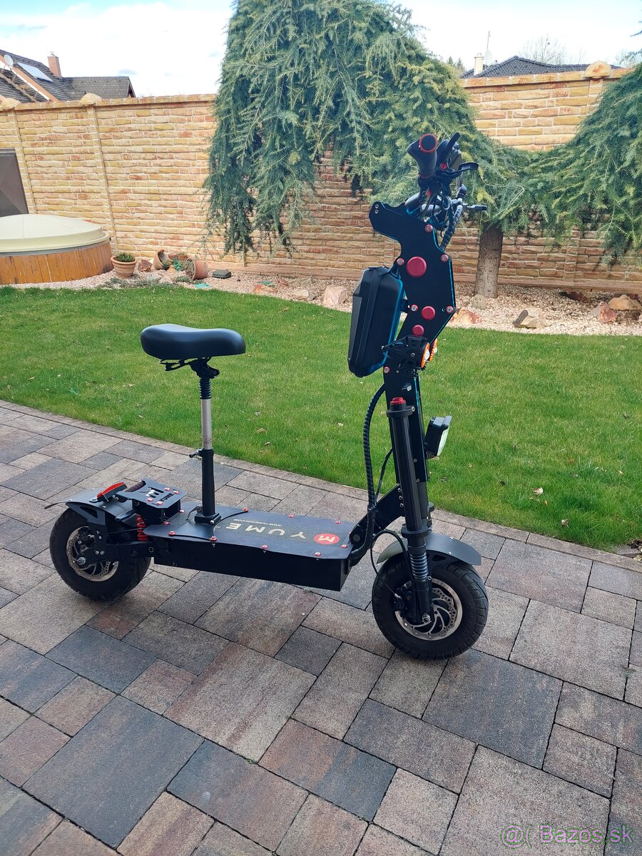 Elektronická kolobežka 2x4000W, dojazd 100km