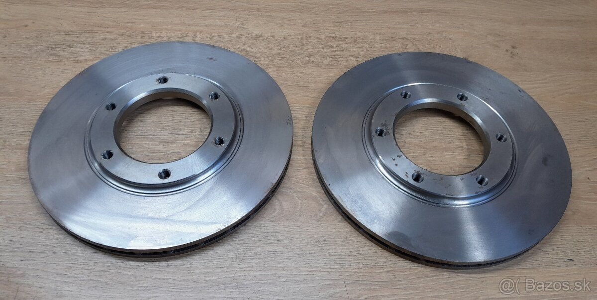 Predam predne brzdove kotuce Nissan Patrol GR Y60