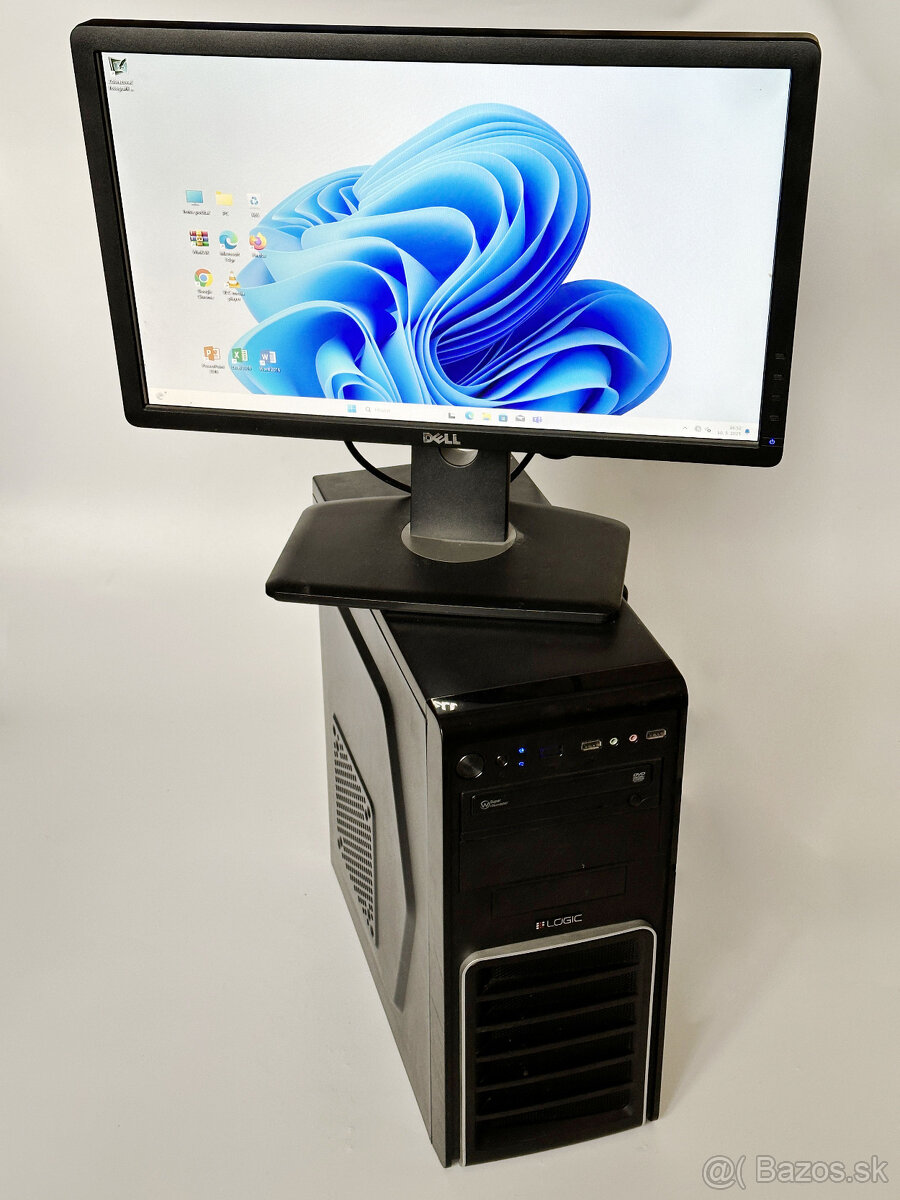 Počitač Logico s monitorom a príslušenstvom