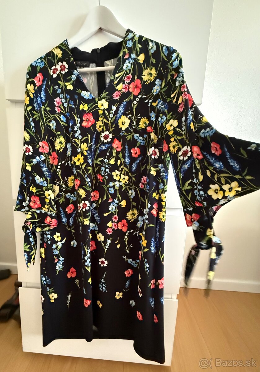 Saty zn Escada, nove, velkost 36