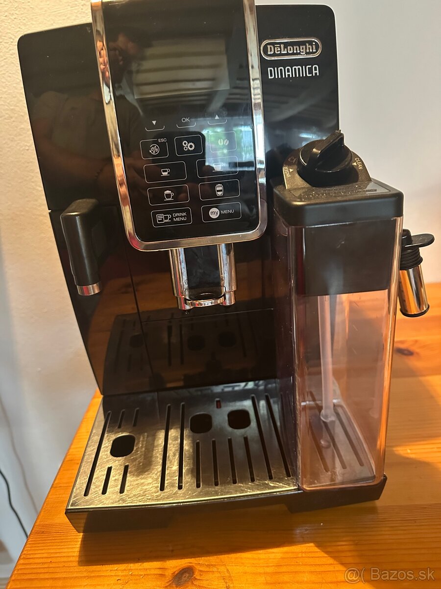 kávovar Delonghi