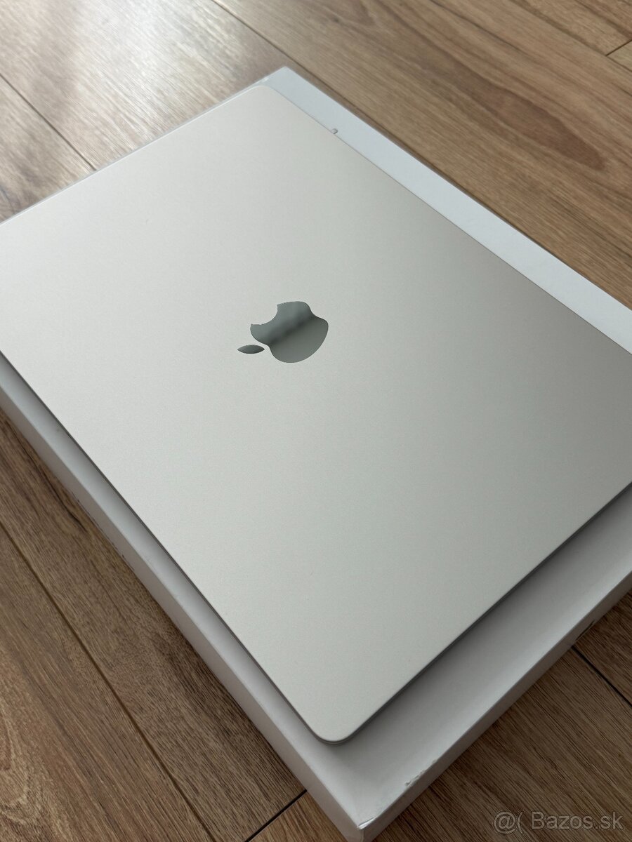 Macbook Air 15" M3 1TB SSD 24GB RAM