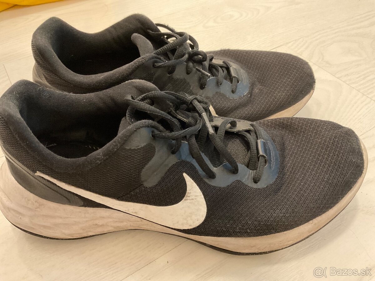 Tenisky cierne nike