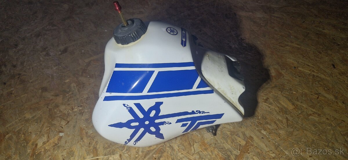 Nádrž Yamaha TT600R