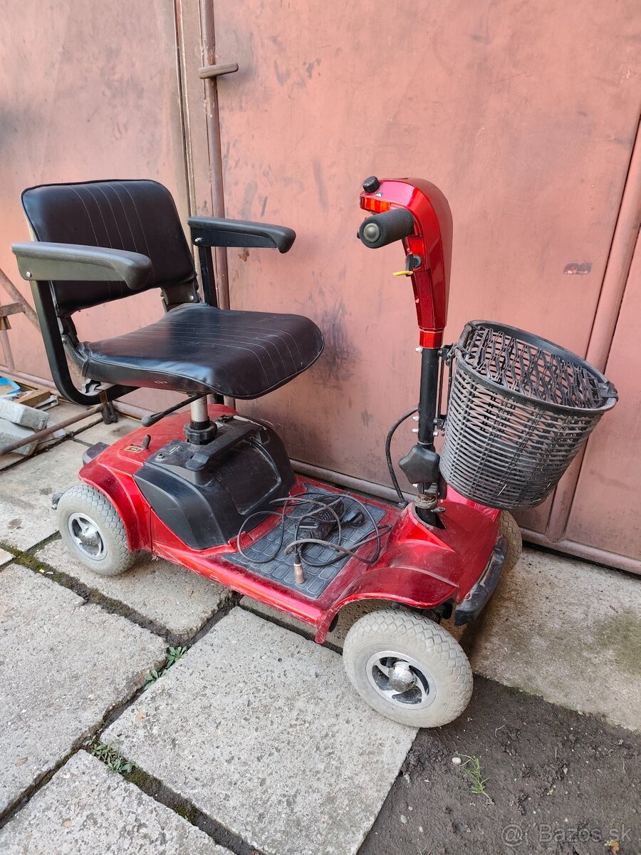 Invalidný vozík skúter