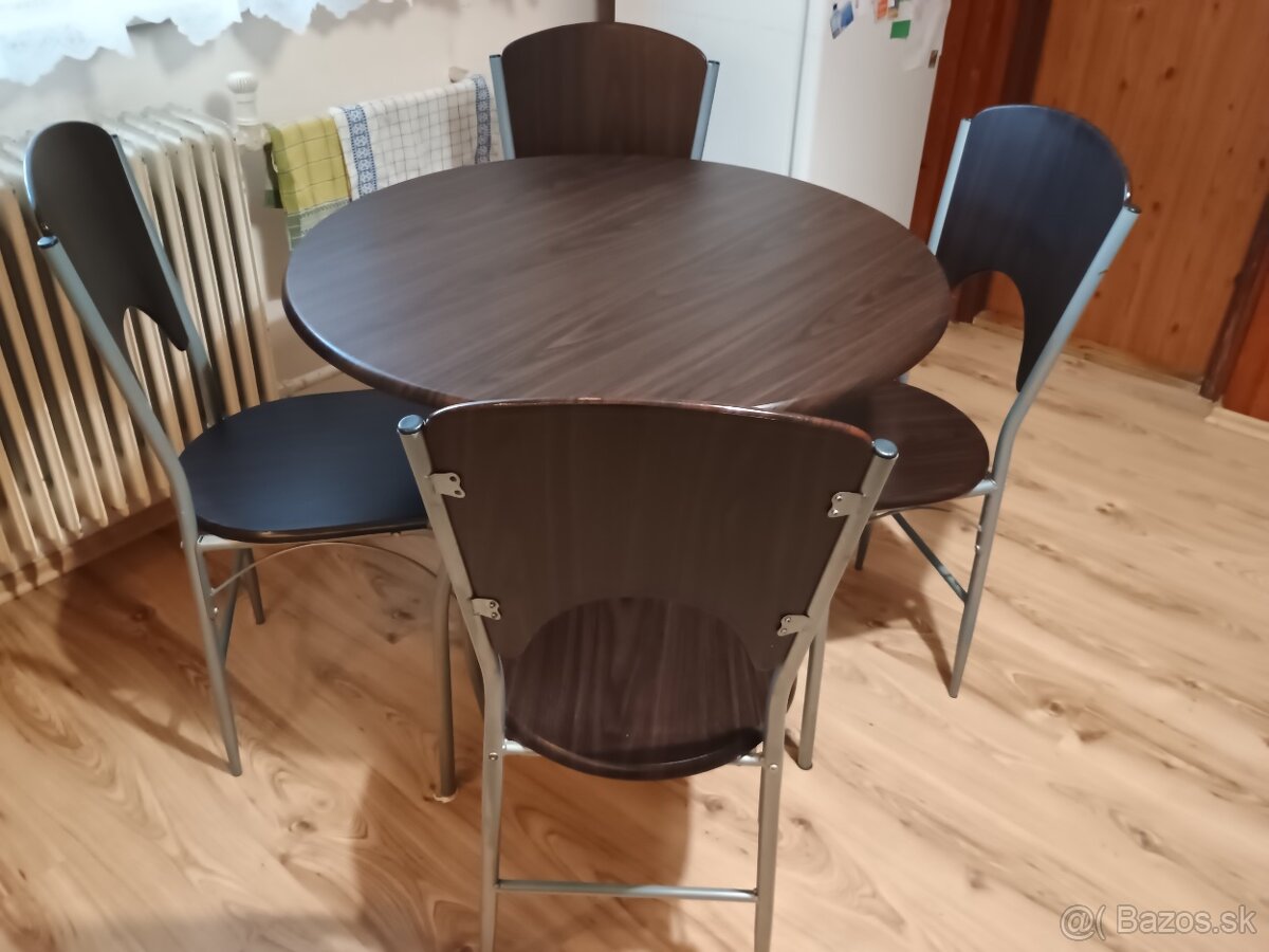 Stoličky a stôl do jedálne, kuchyne