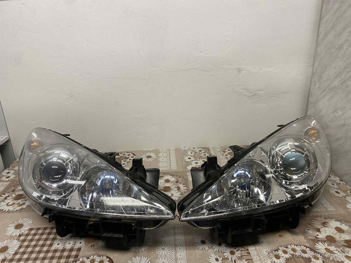 Predám predné svetlá Peugeot 307