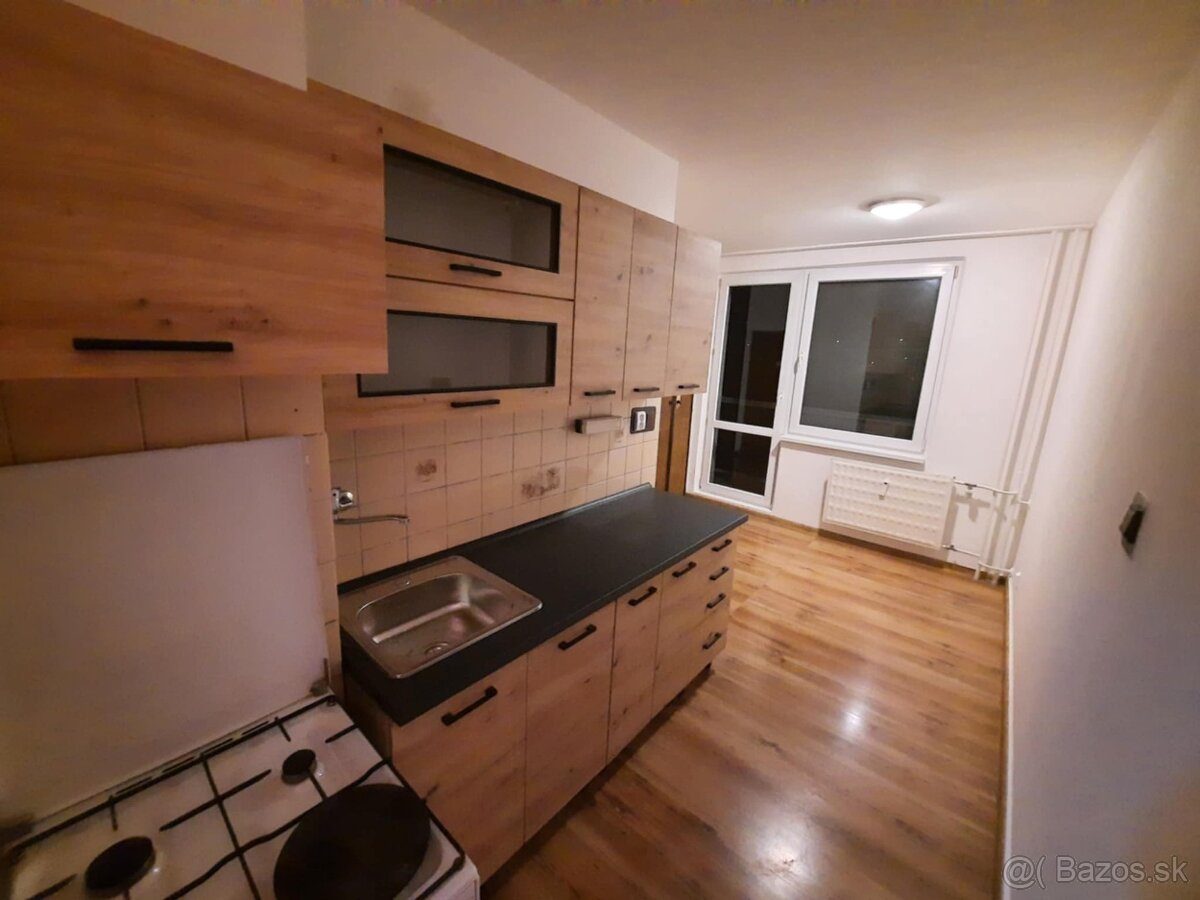 2 izbový byt Levice, Hviezdoslavova ulica