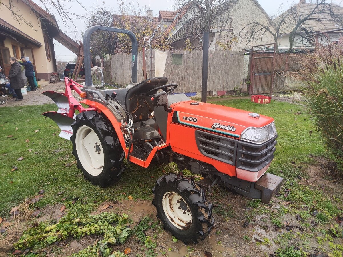 Traktor Kubota Granbia GB20 + rotavator