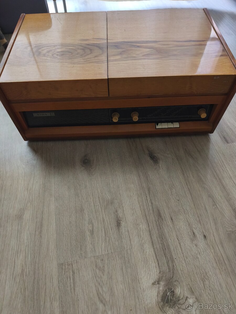 Gramoradio tesla aida