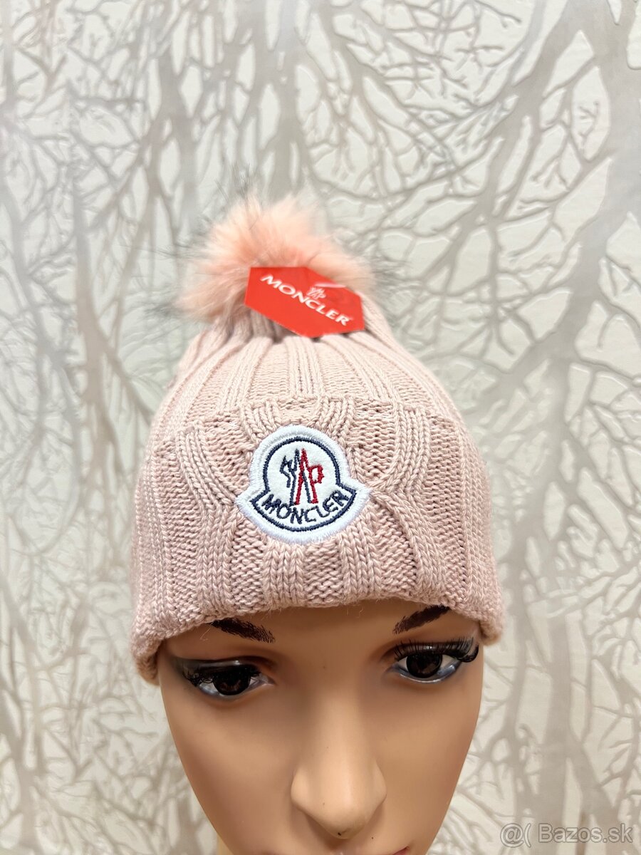 Damska ruzova ciapka s brbolcom m