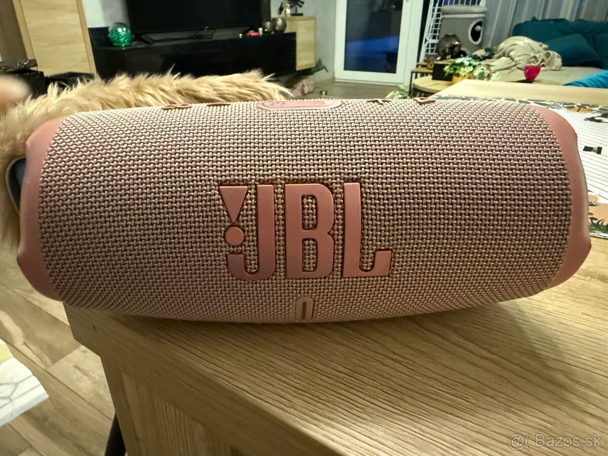 Jbl charge 5 ruzovy