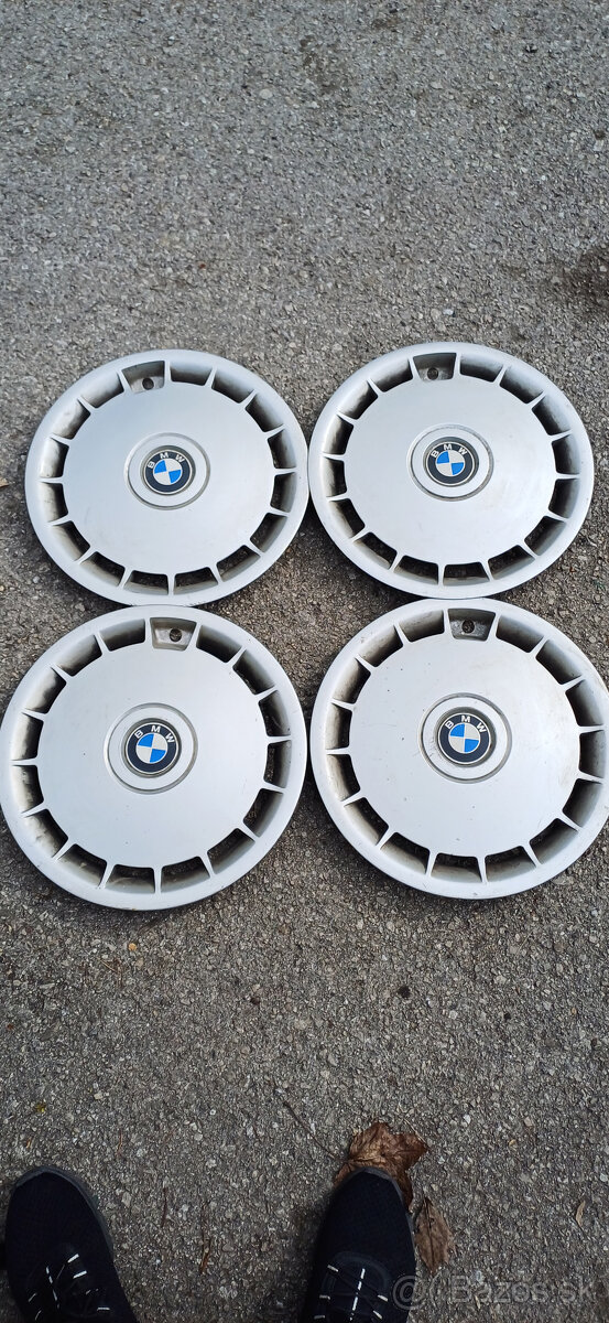 puklice na BMW.... 8ks SPOLU ......