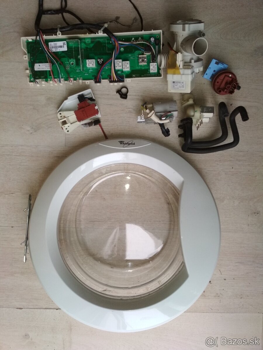 Rozpredám práčku Whirlpool AWG