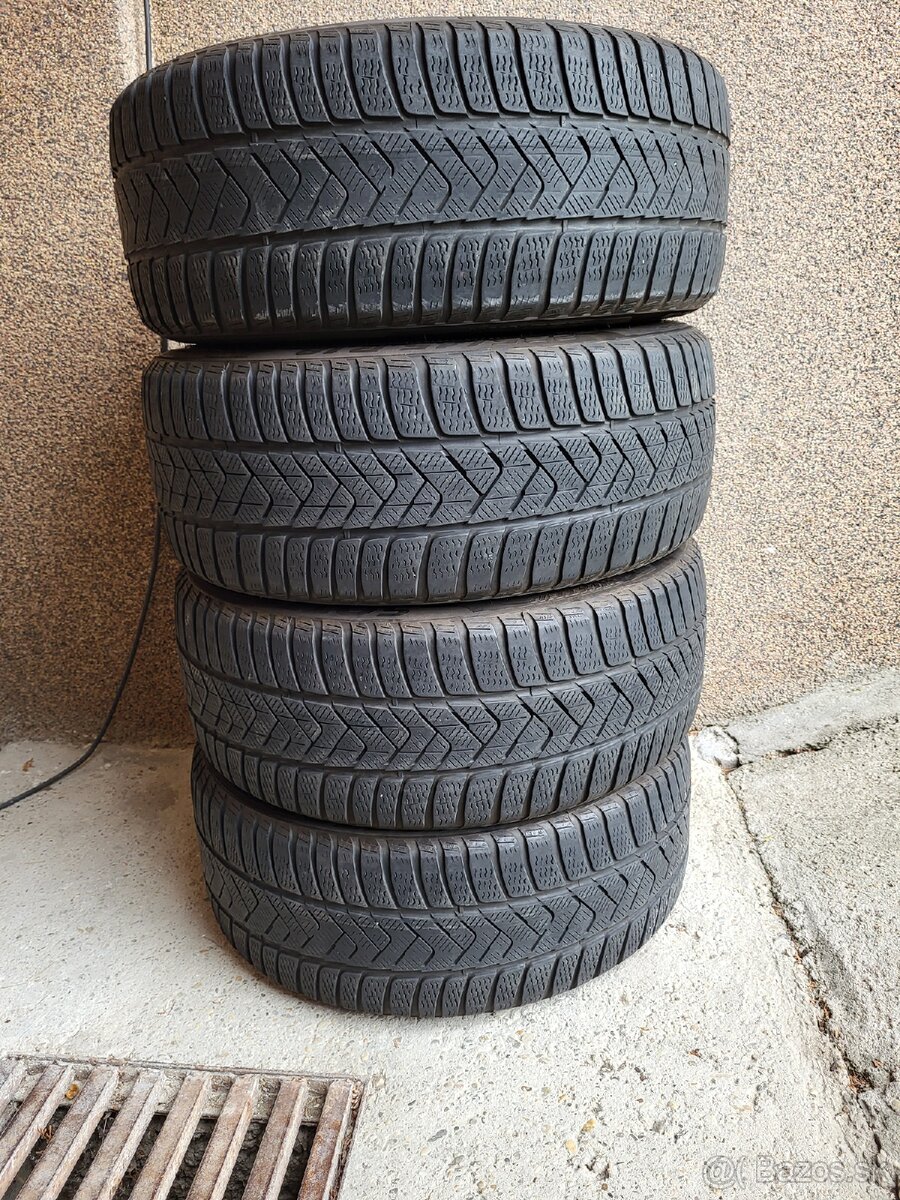 Predam zimne pneu 235/45 r18 Pirelli Sottozero 3
