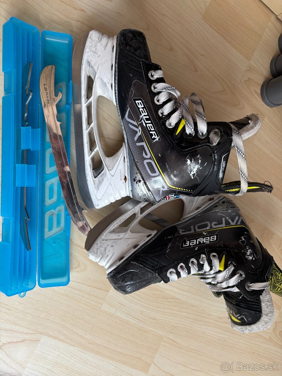 Predám hokejové korčule Bauer Vapor 3X + nahradne noze