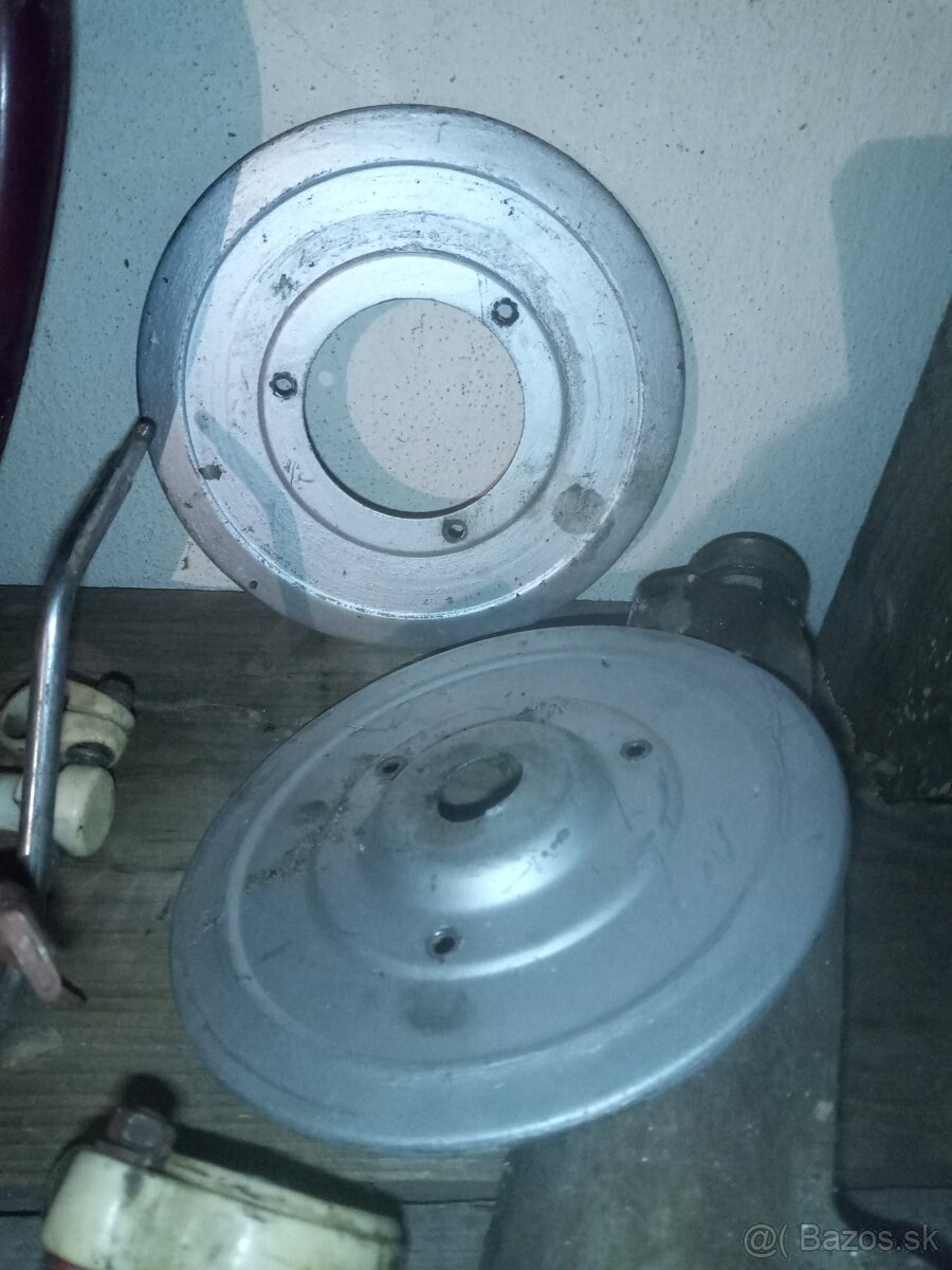 Zbytok po renovacii Jawa