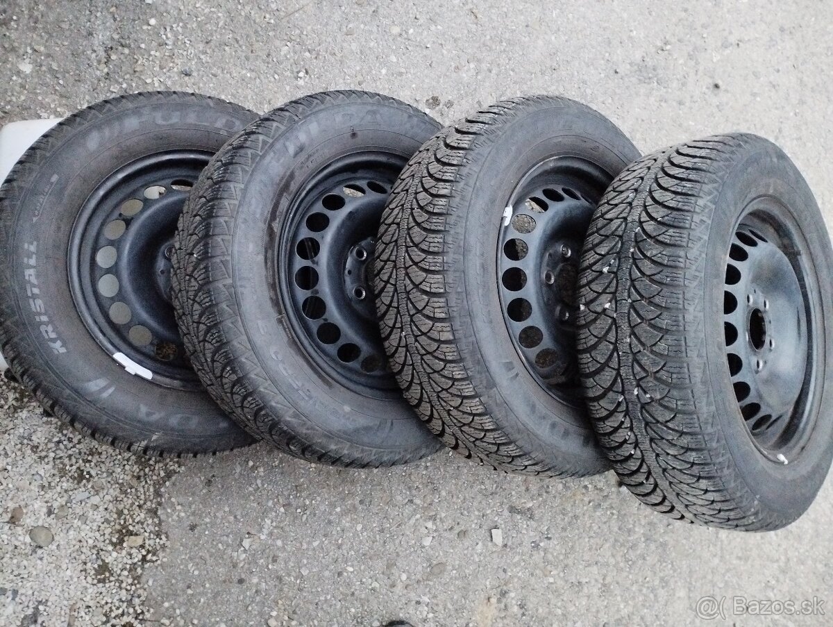 Predám plechové disky plus zimné pneu 195/65R15