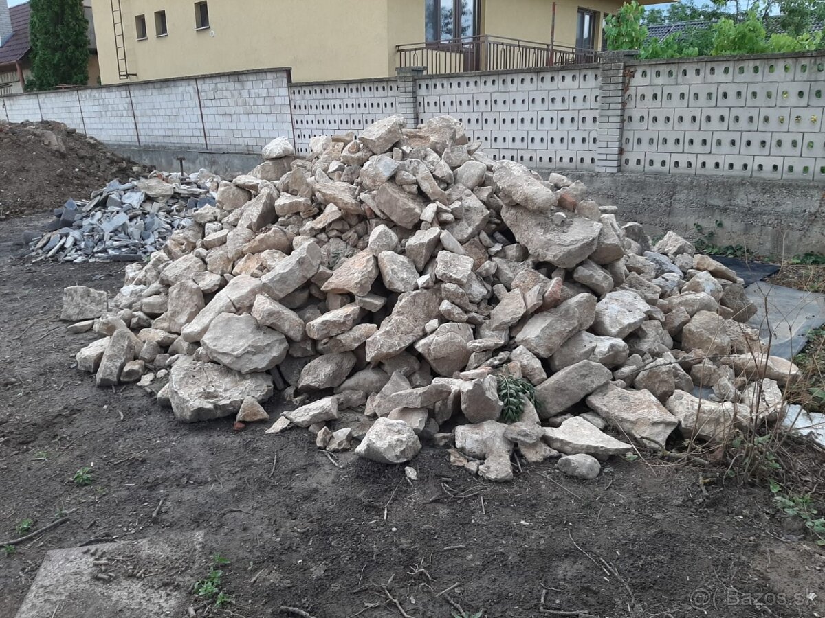 Darujem kamene, kameň