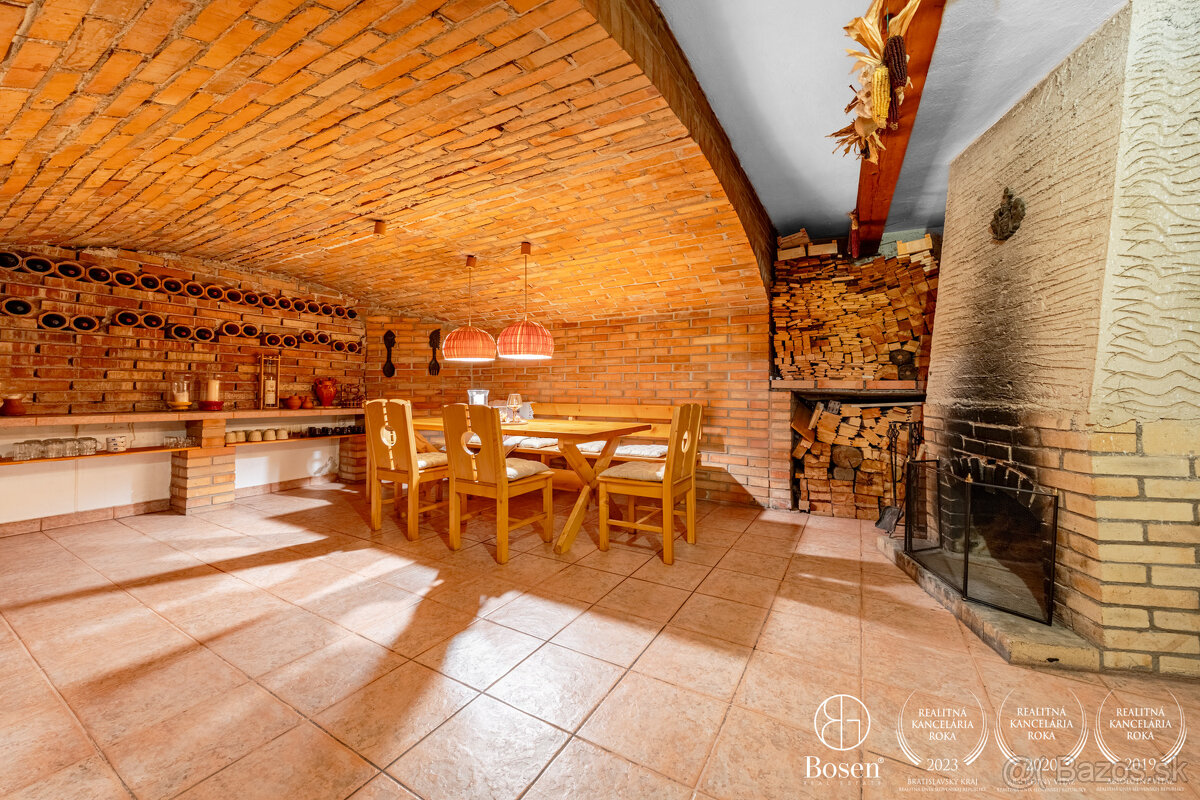 BOSEN | 6 izbový rodinný dom s vinohradom, 889 m2, Líščie úd