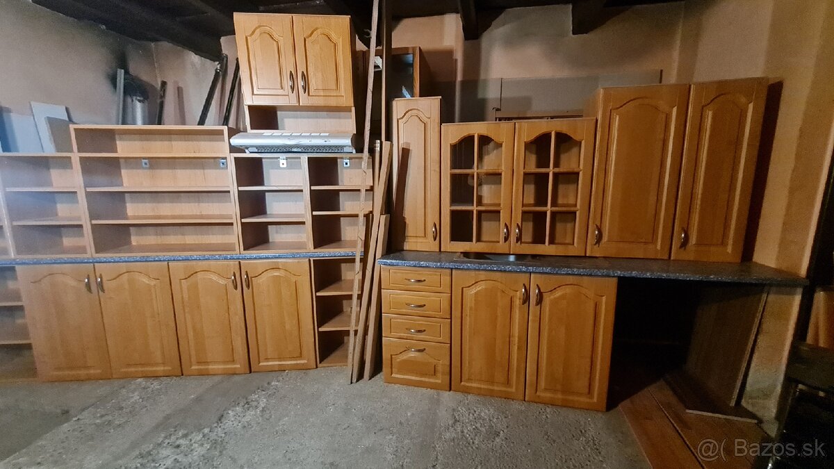 Predám kuchynskú linku 241x32