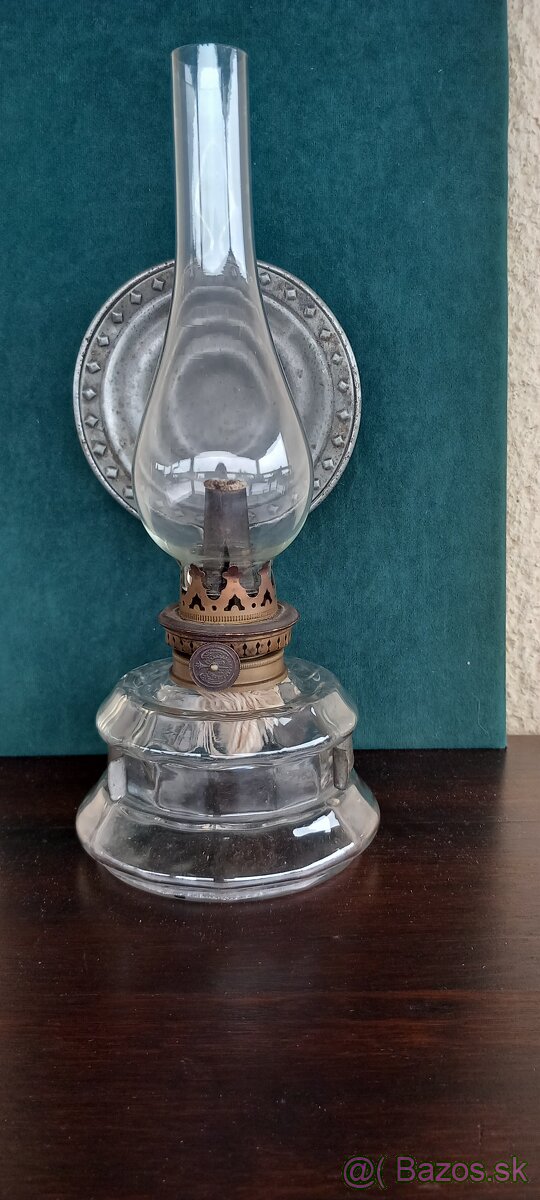 Starožitná závesná petrolejová lampa