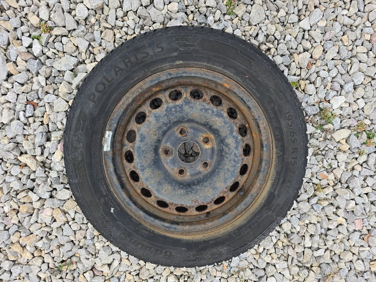 Predám zimnú pneu 195/65 R15 na 5x112 disku